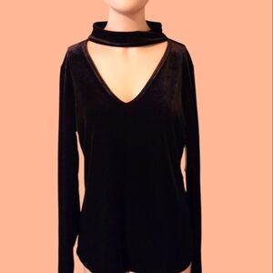 NWt Tahari Mirah Knit Black Velvet Choker Top